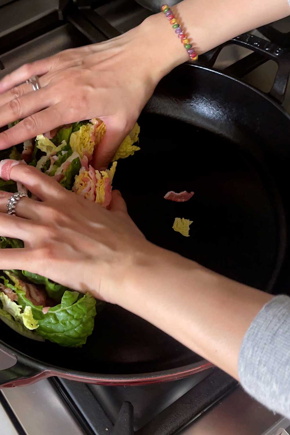 adding-mille-feuille-nabe-layers-to-pot