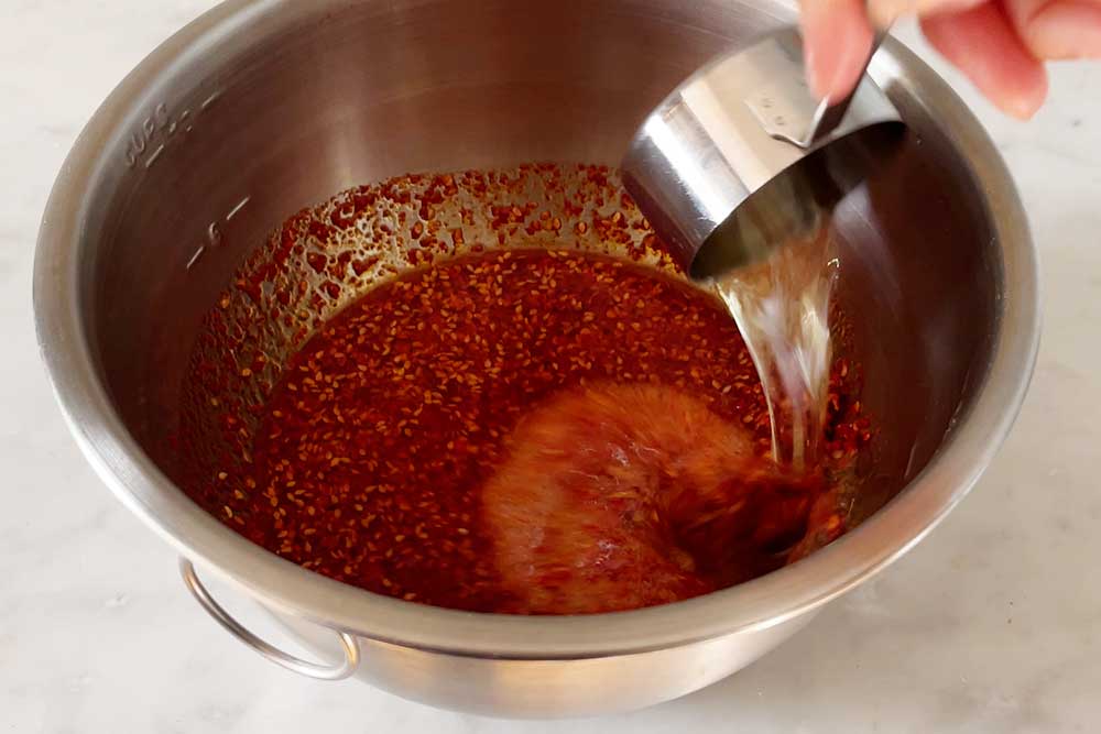 authentic-chili-oil-with-three-stage-oil-process