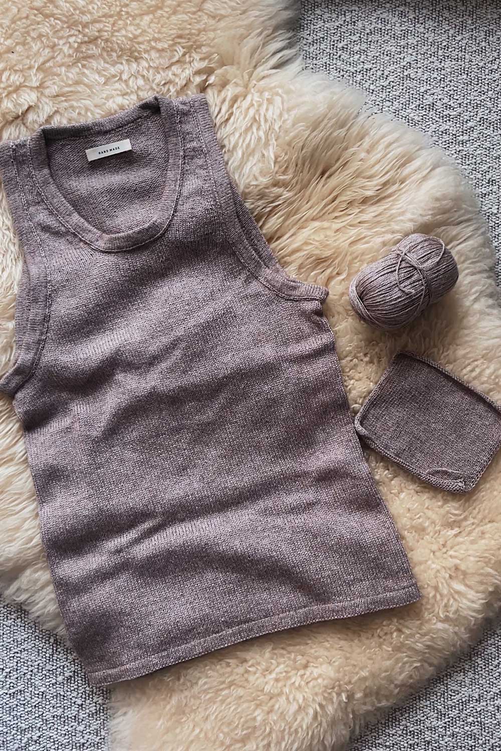 camisole-no-9-knit-in-cashmere-yarn