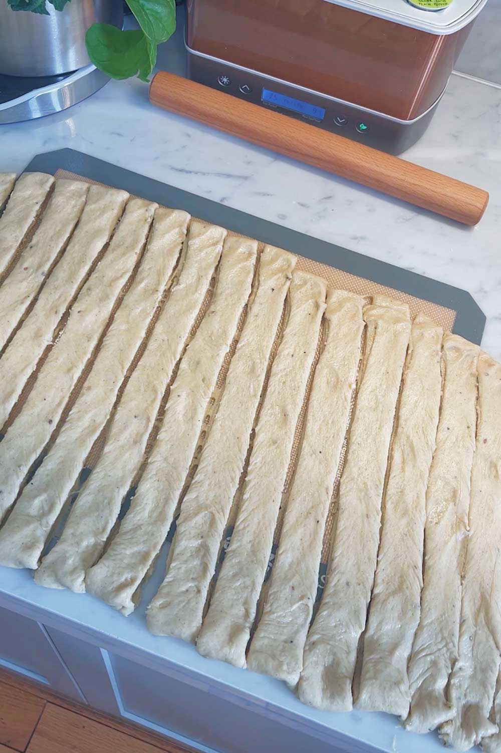 cardamom-dough-cut-into-strips