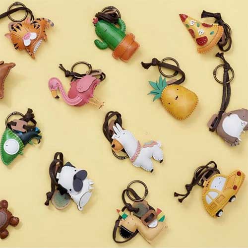 cute-gift-idea-gardener-leather-vegetable-bag-charm