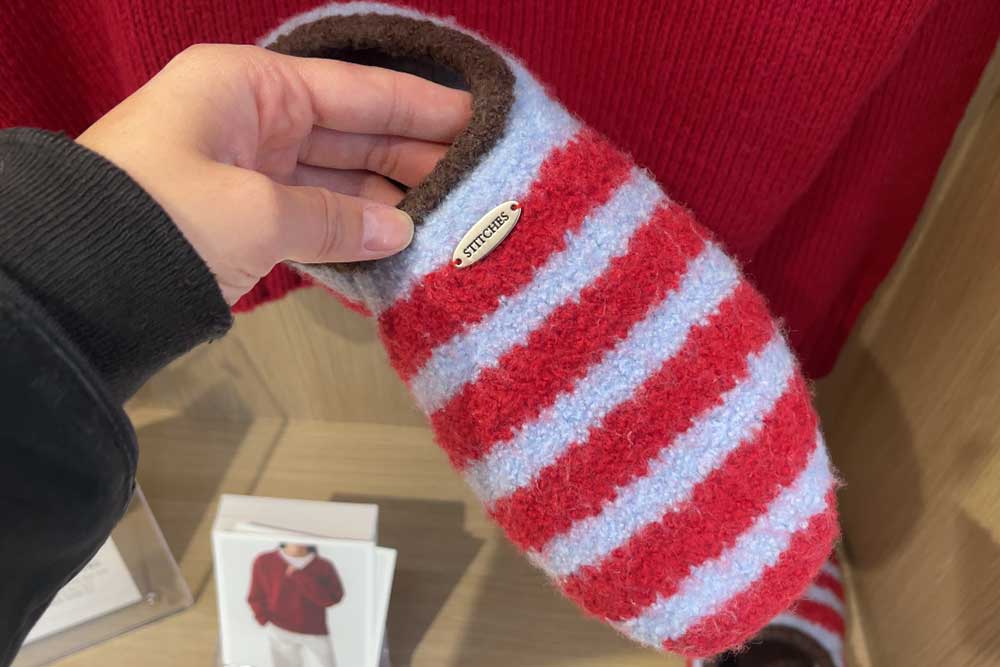 felted-knit-slippers-with-cute-stitches-label-seoul-fiber-arts