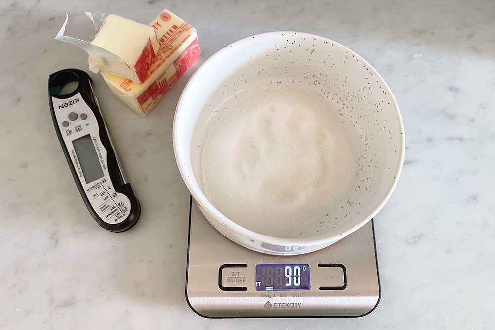 kitchen-scale-and-kitchen-thermometer-for-baking