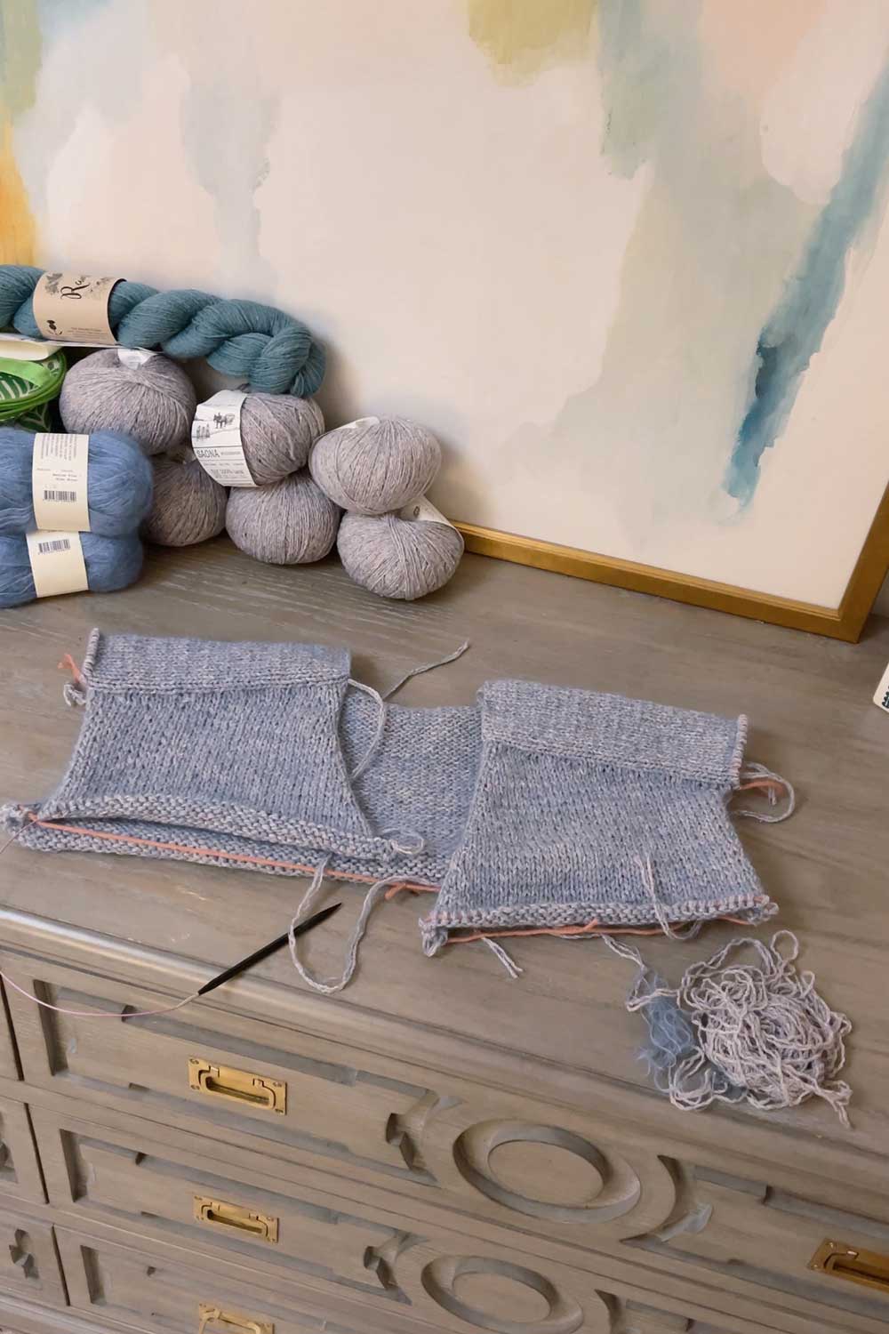 picking-up-stitches-to-create-a-v-neck-collar