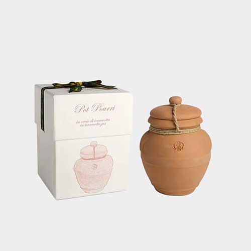luxury-gift-for-gardener-santa-maria-di-novella-pot-pourri