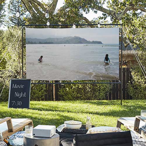 luxury-gift-idea-gardeners-outdoor-projector