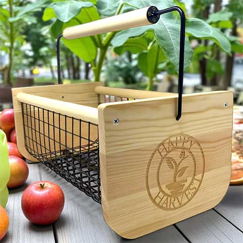 personalized-gift-idea-for-gardener-engraved-garden-basket