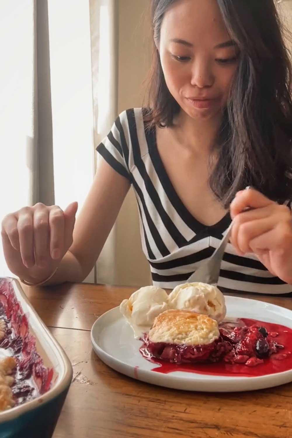 summer-berry-and-biscuit-dessert-with-vanilla-ice-cream